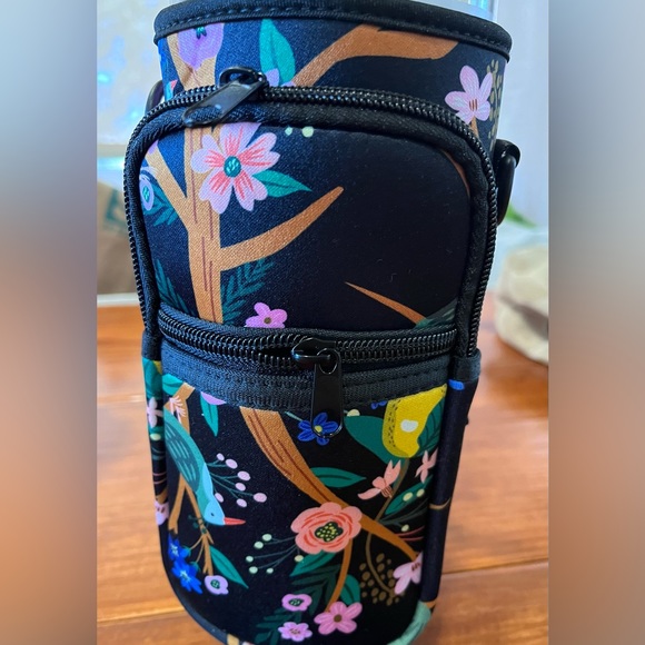 New Tumbler Sleeve with Adjustable Strap & Attached Zippered Pouch - Picture 11 of 16